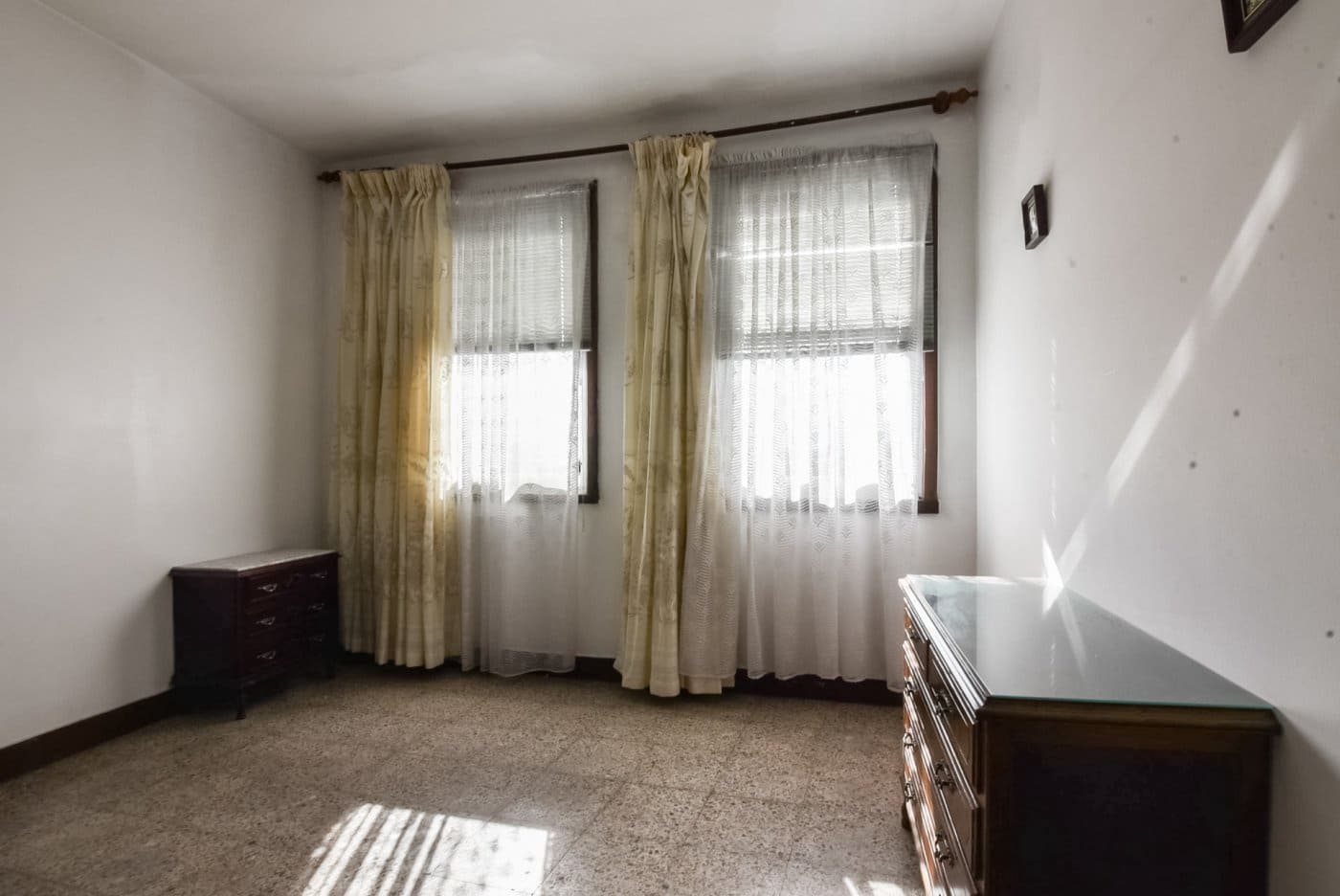 6 bedroom Townhouse for sale in A Coruna city - € 190,000 (Ref: 9940104)