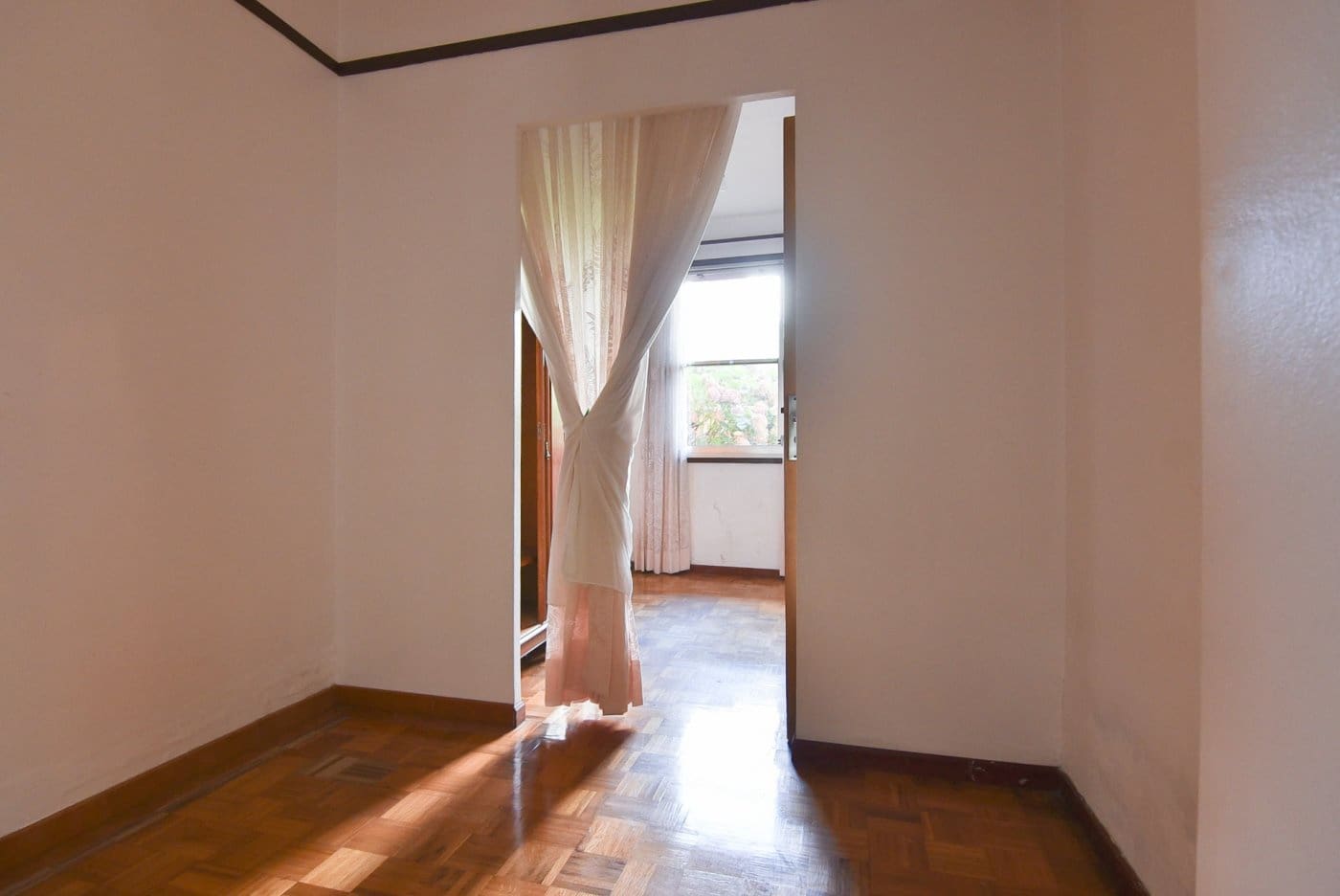 6 bedroom Townhouse for sale in A Coruna city - € 190,000 (Ref: 9940104)
