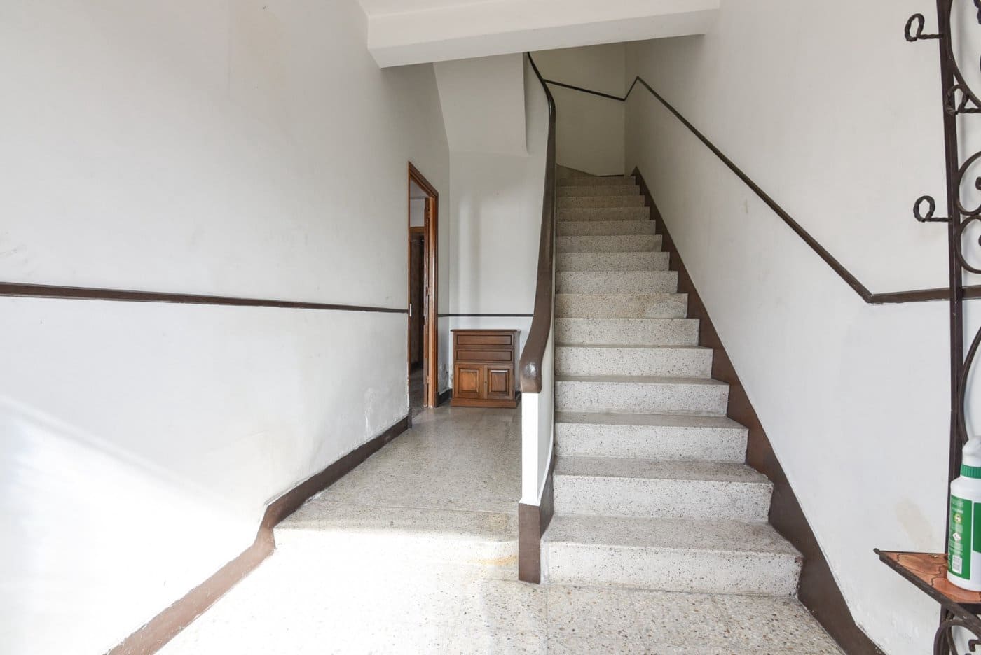 6 bedroom Townhouse for sale in A Coruna city - € 190,000 (Ref: 9940104)