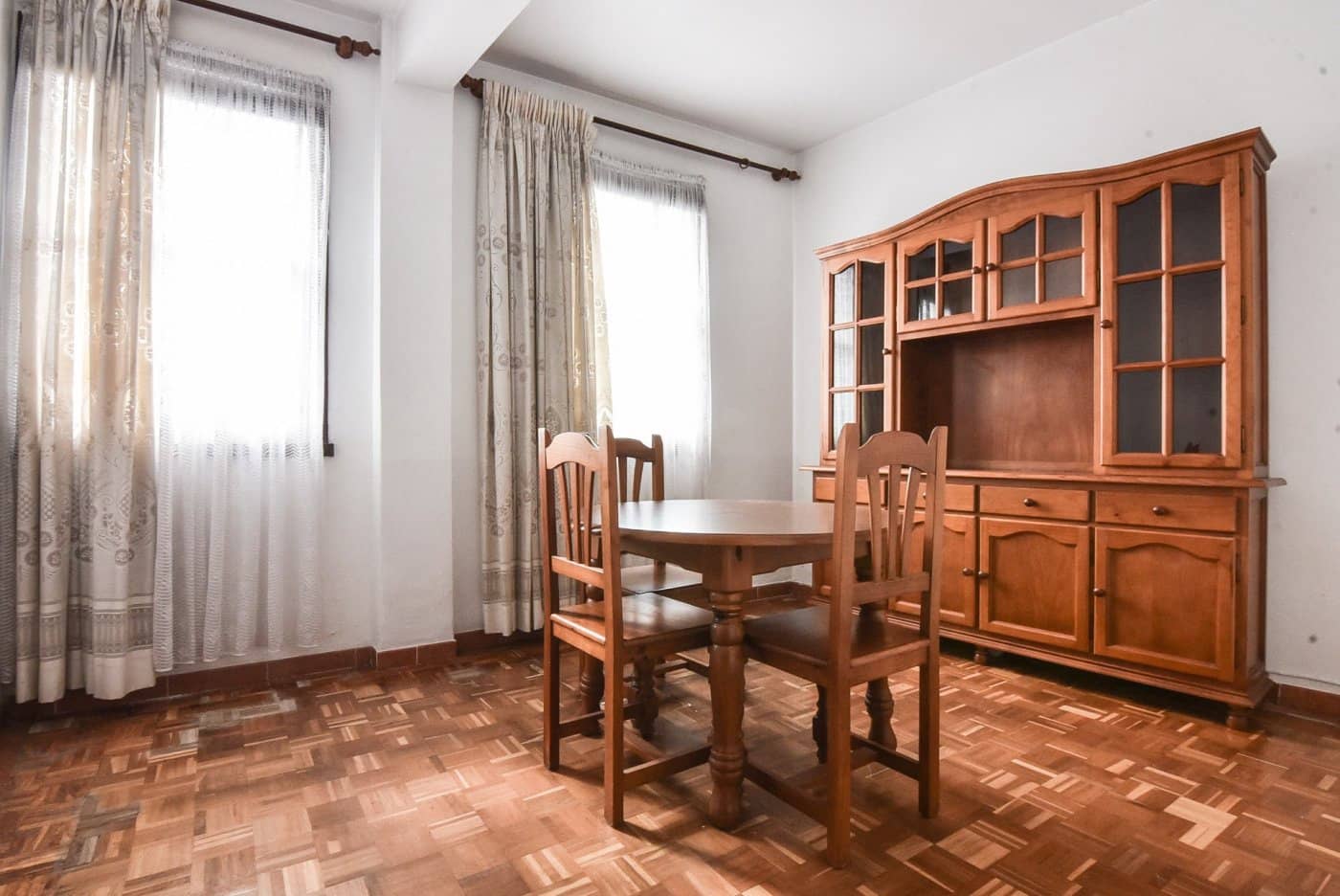 6 bedroom Townhouse for sale in A Coruna city - € 190,000 (Ref: 9940104)
