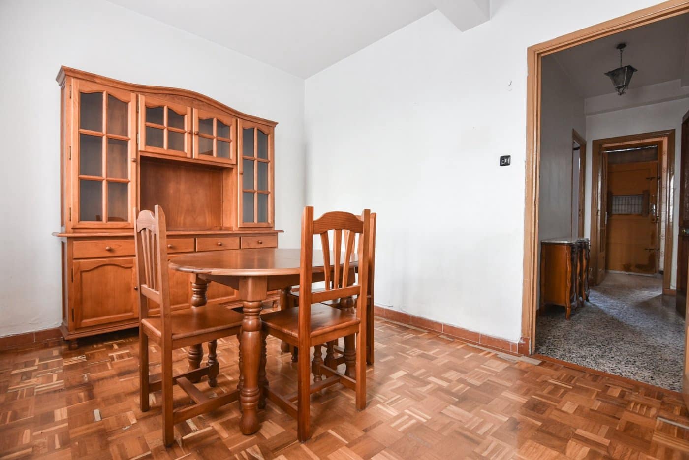 6 bedroom Townhouse for sale in A Coruna city - € 190,000 (Ref: 9940104)