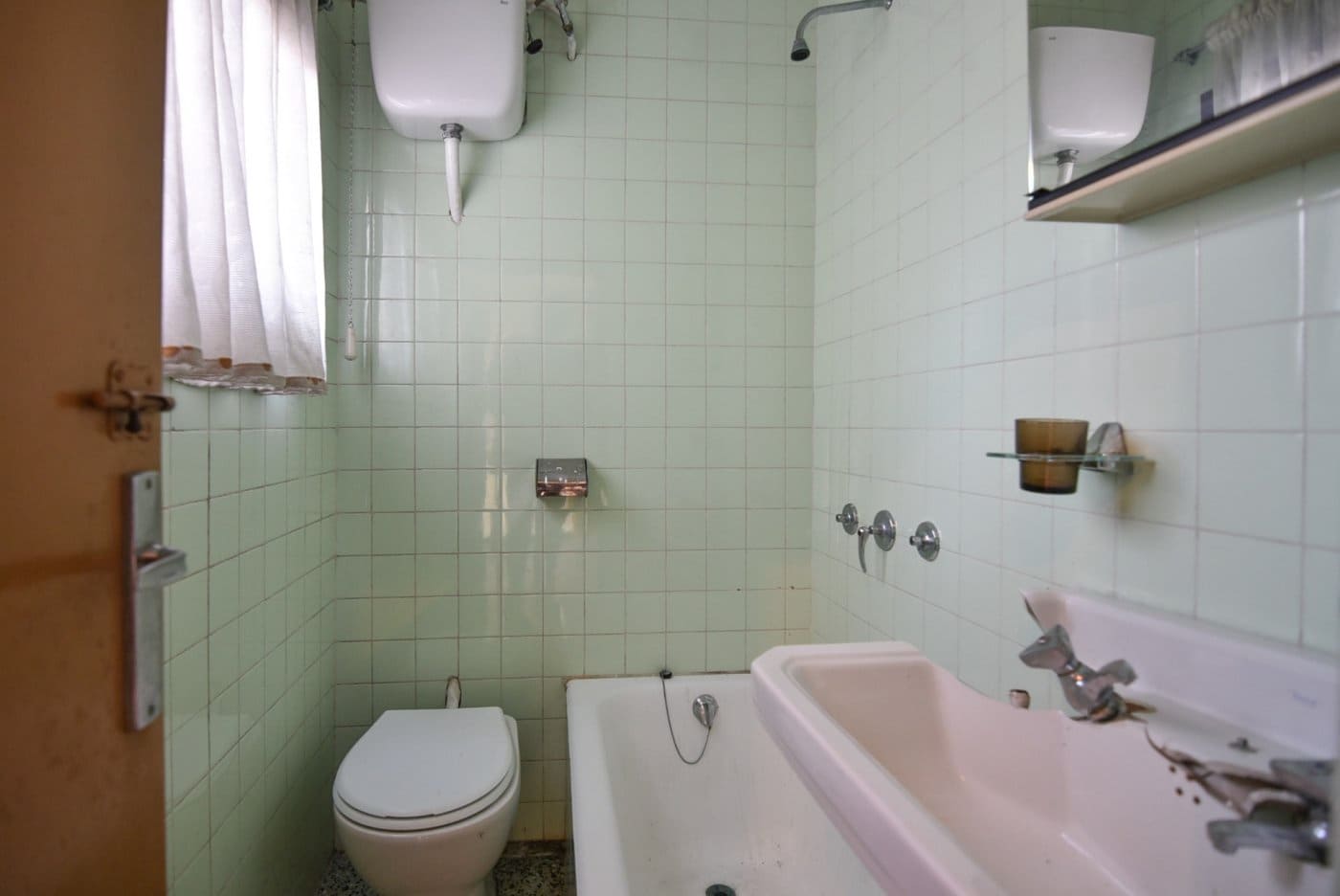 6 bedroom Townhouse for sale in A Coruna city - € 190,000 (Ref: 9940104)