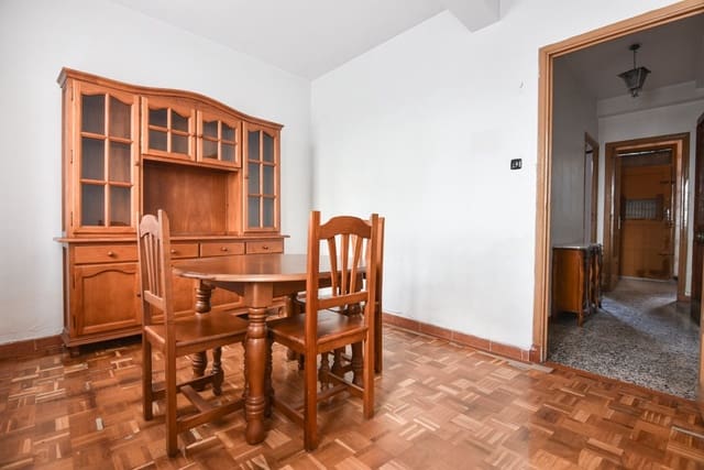 6 makuuhuone Omakotitalo myytävänä paikassa A Coruña kaupunki - 190 000 € (Ref: 9940104)