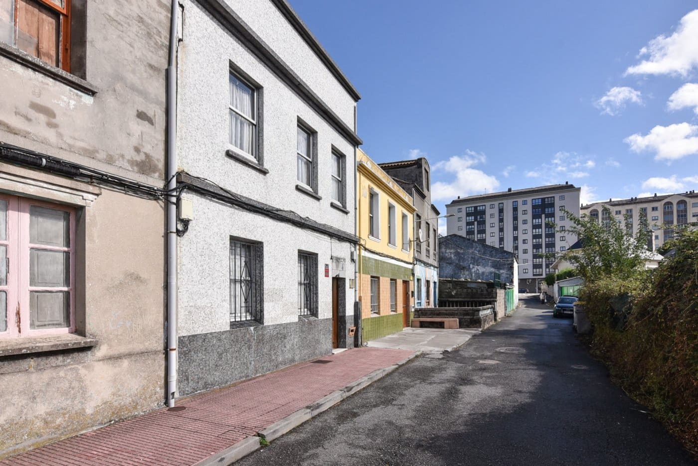 6 bedroom Townhouse for sale in A Coruna city - € 190,000 (Ref: 9940104)