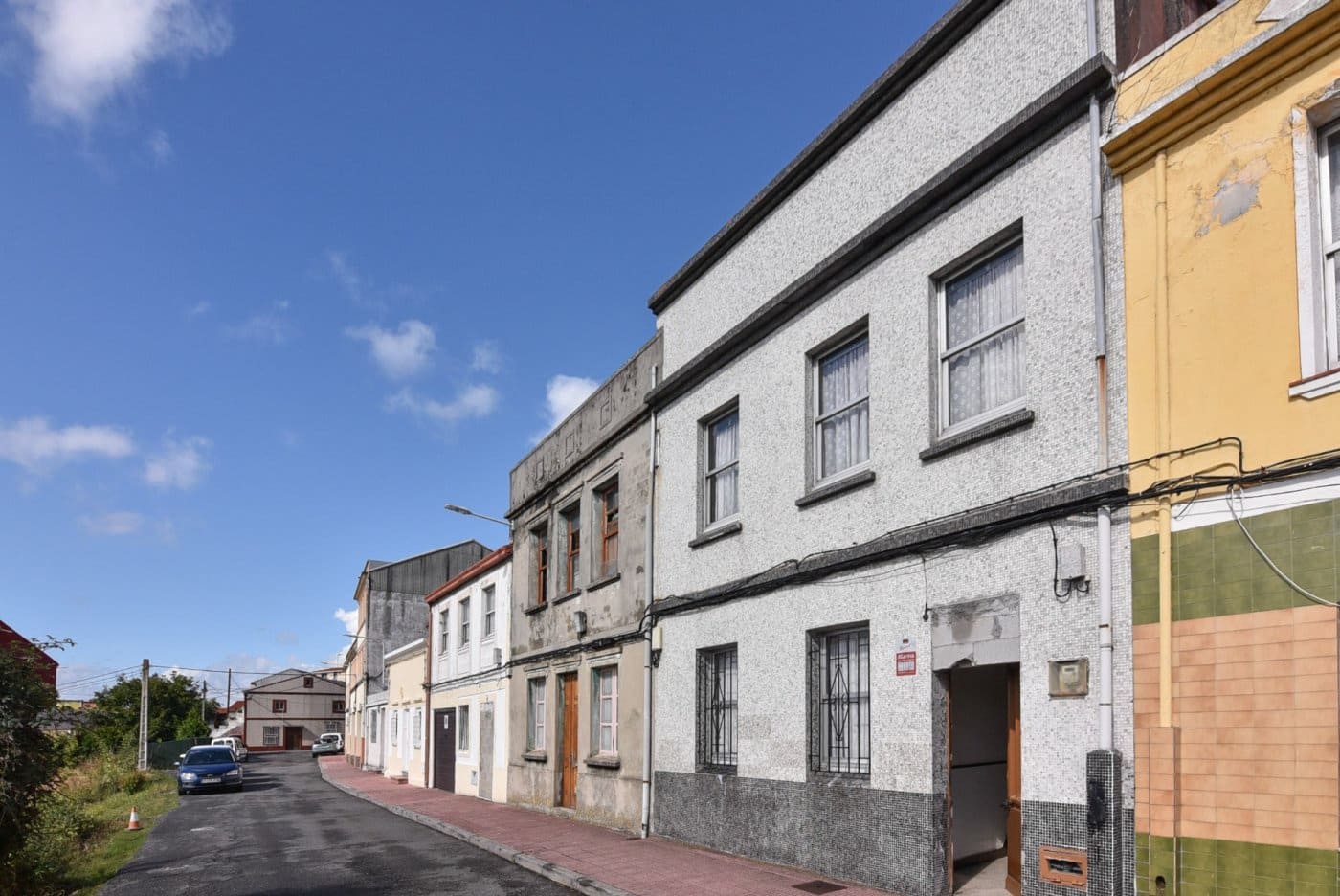 6 bedroom Townhouse for sale in A Coruna city - € 190,000 (Ref: 9940104)
