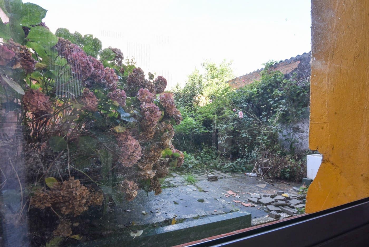 6 bedroom Townhouse for sale in A Coruna city - € 190,000 (Ref: 9940104)