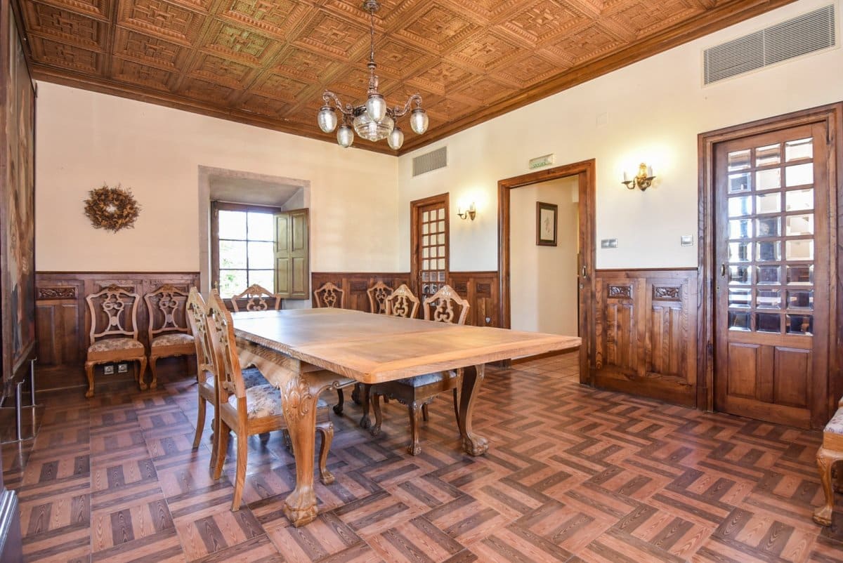 10 sypialnia Finka/Dom wiejski na sprzedaż w Oleiros - 820 000 € (Ref: 9940105)