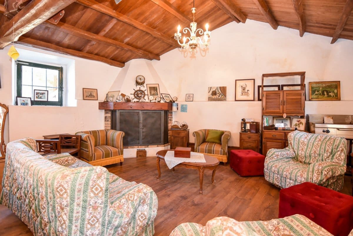 10 sypialnia Finka/Dom wiejski na sprzedaż w Oleiros - 820 000 € (Ref: 9940105)