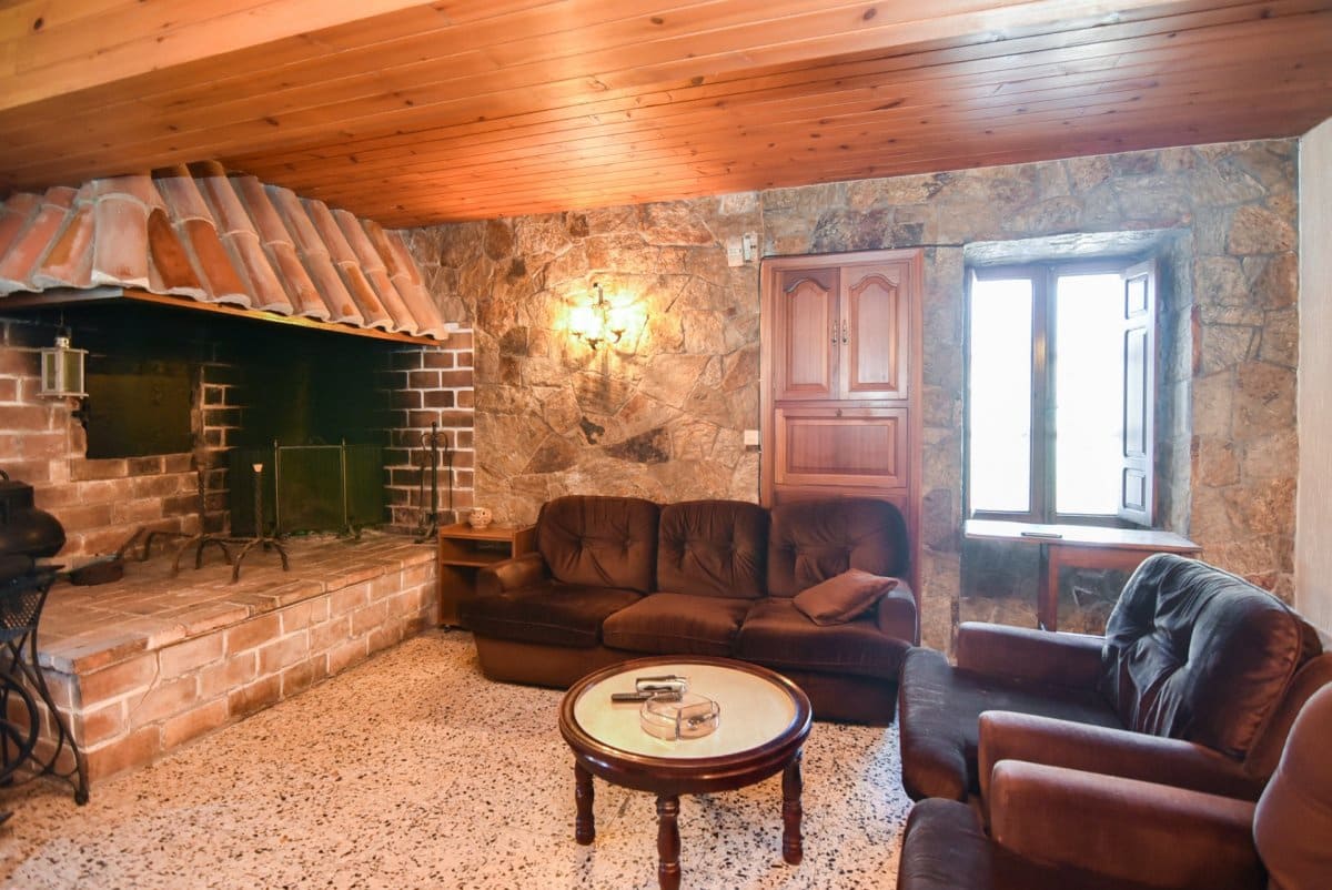 10 sypialnia Finka/Dom wiejski na sprzedaż w Oleiros - 820 000 € (Ref: 9940105)