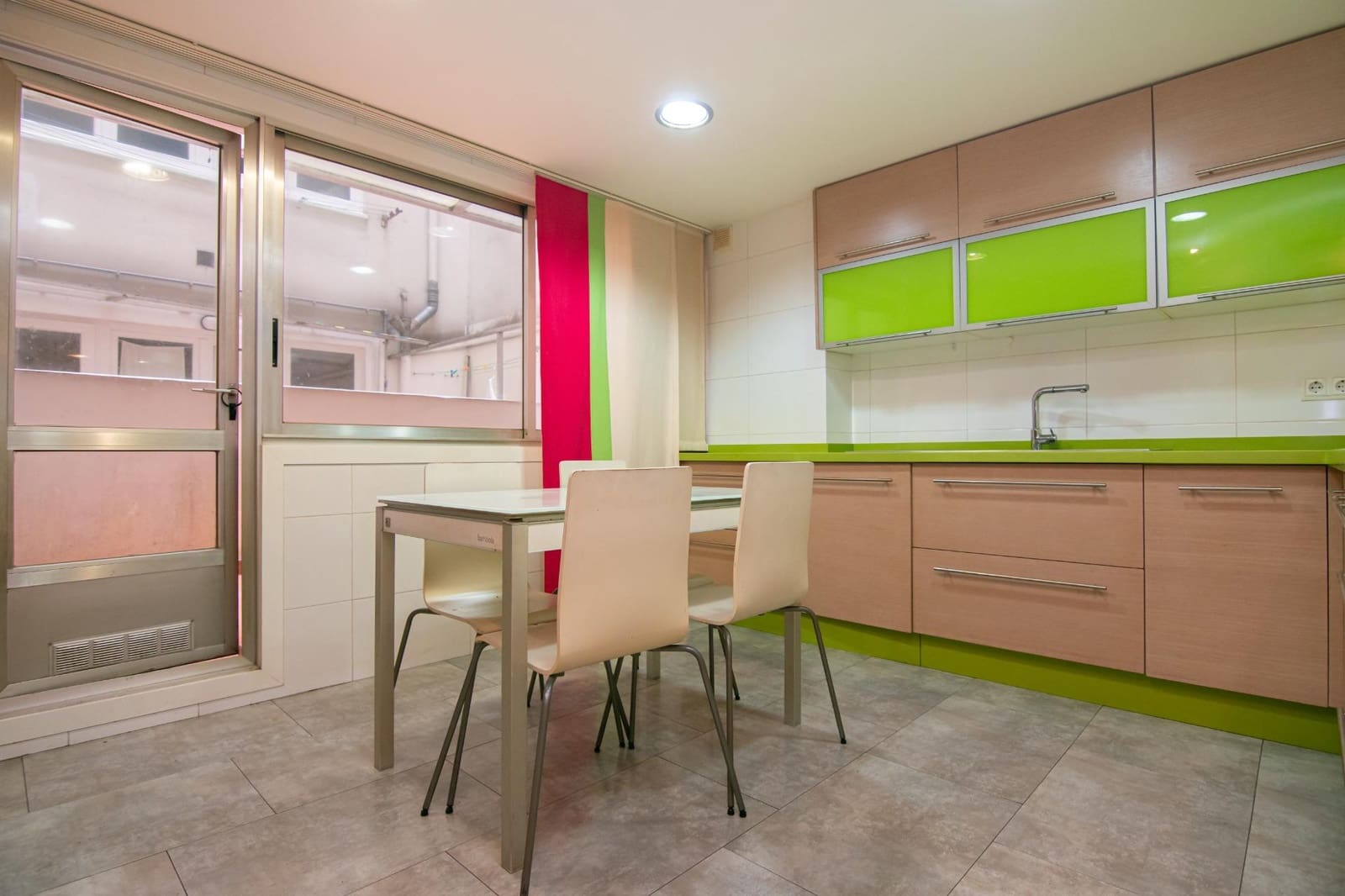 Piso de 4 habitaciones en A Coruña ciudad en venta con garaje - 640.000 € (Ref: 9958098)