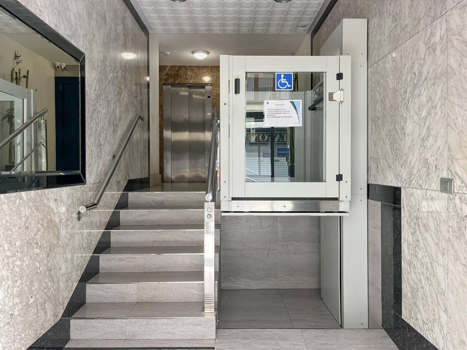 Piso de 4 habitaciones en A Coruña ciudad en venta con garaje - 640.000 € (Ref: 9958098)