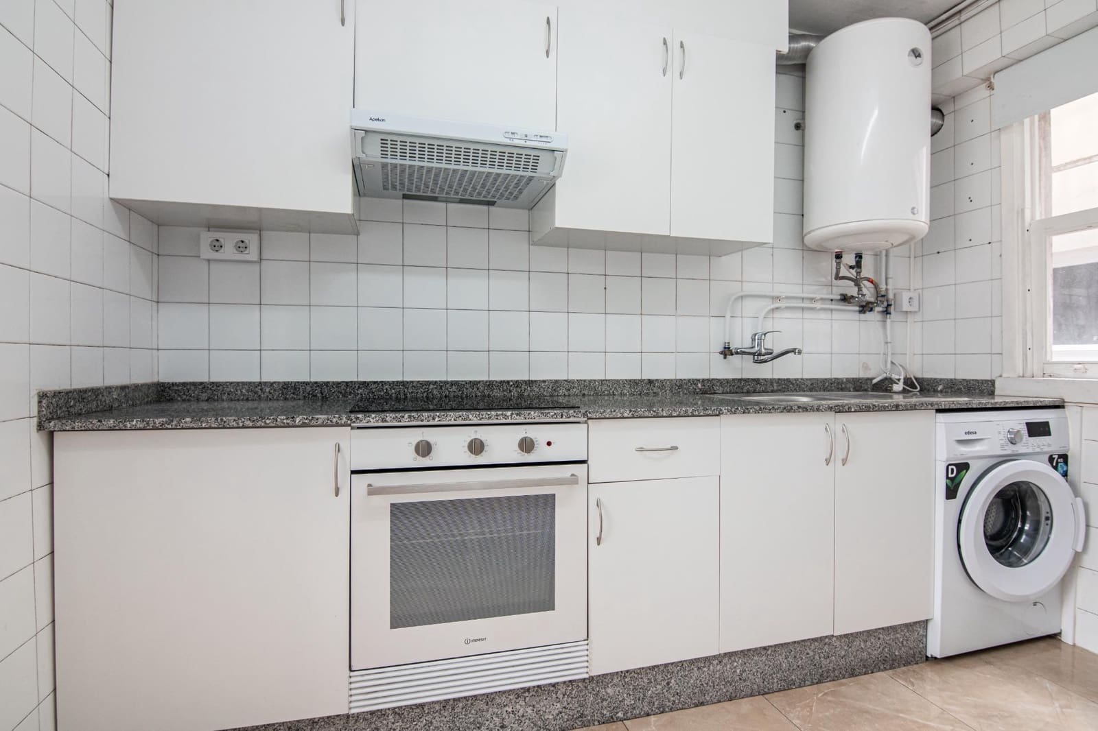 3 makuuhuone Asunto myytävänä paikassa A Coruna kaupunki - 150 000 € (Ref: 9963230)