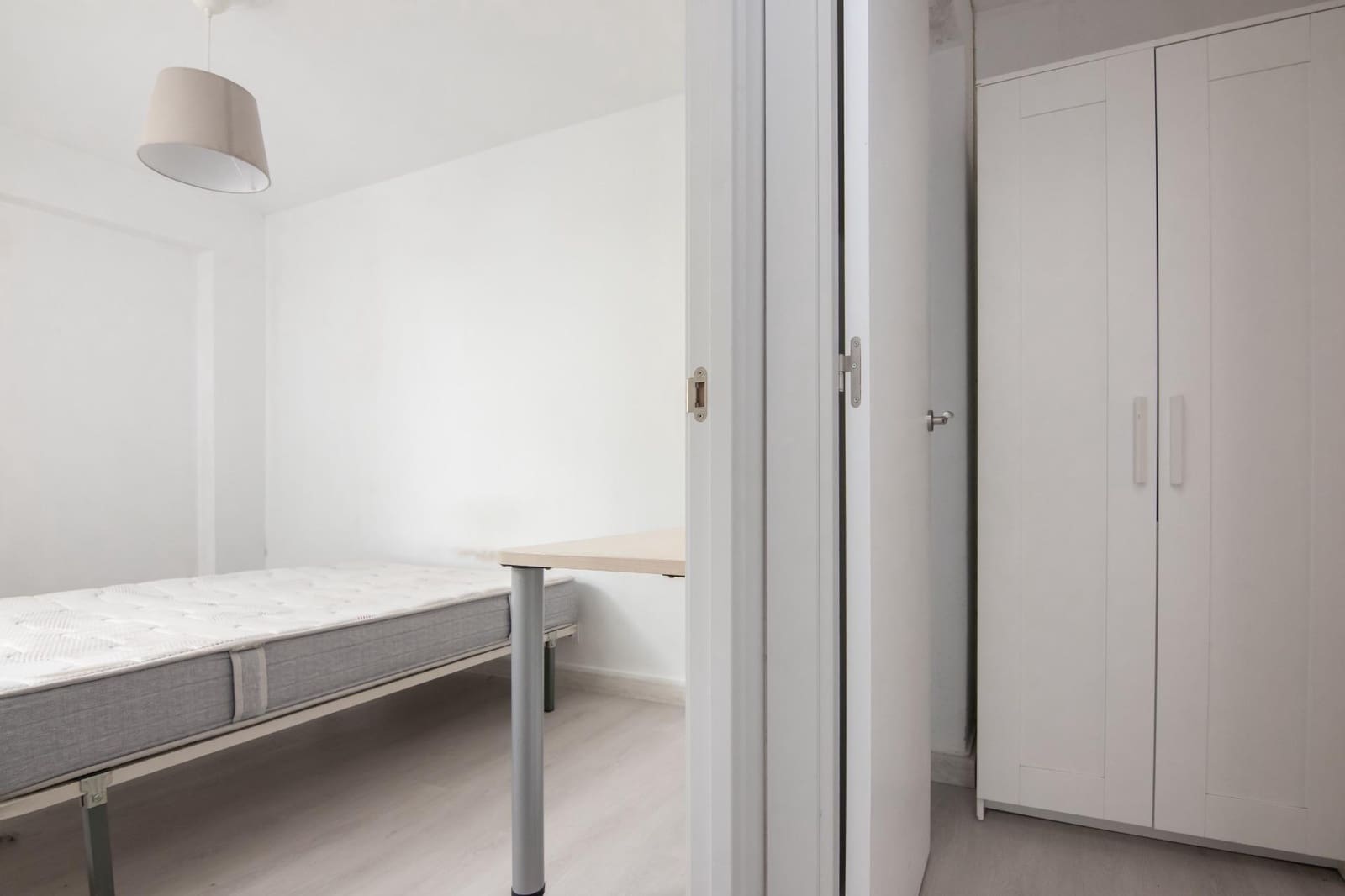 3 makuuhuone Asunto myytävänä paikassa A Coruna kaupunki - 150 000 € (Ref: 9963230)