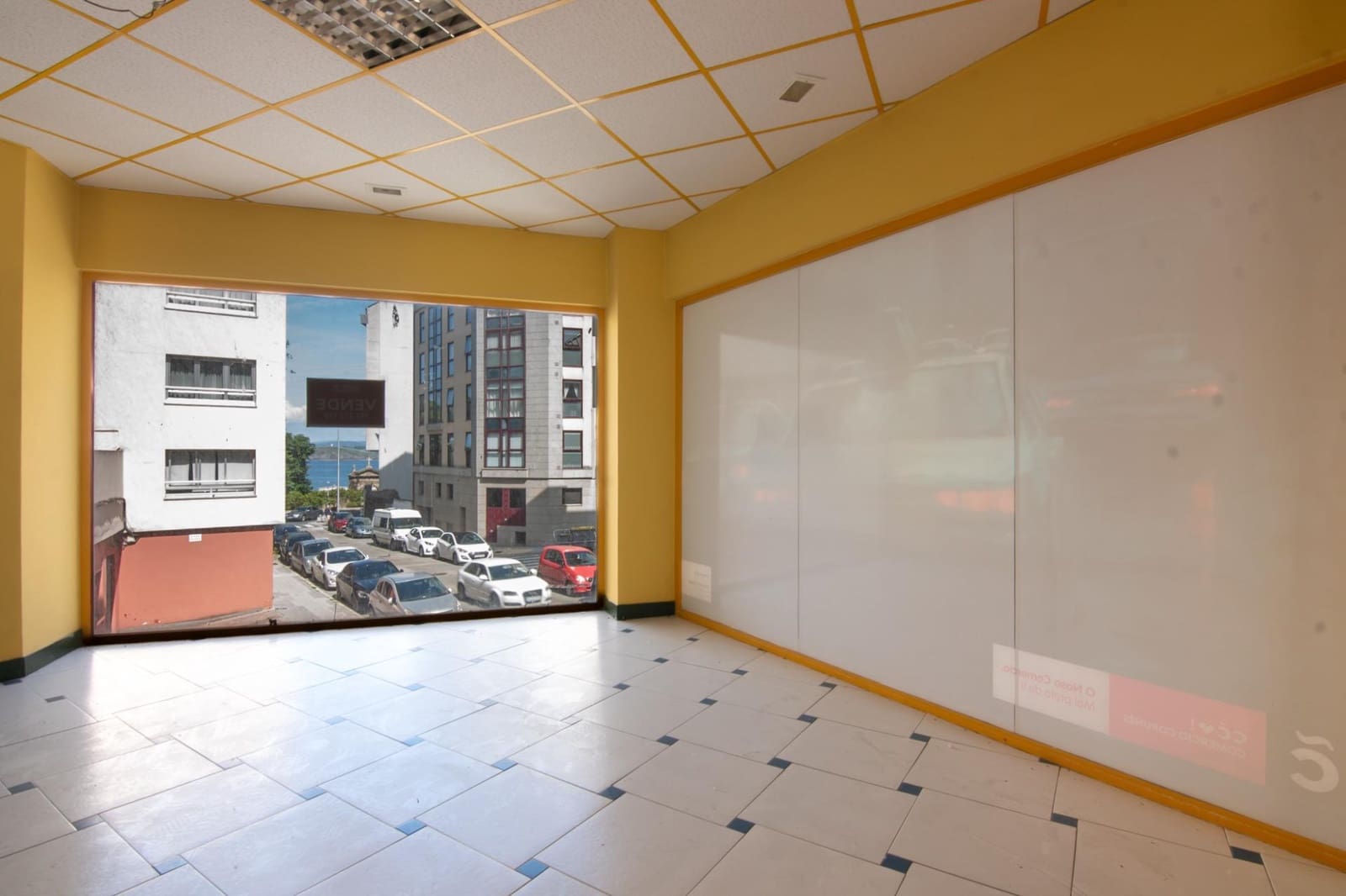 Kaupallinen vuokrattavana paikassa A Coruna kaupunki - 1 200 € (Ref: 9963231)