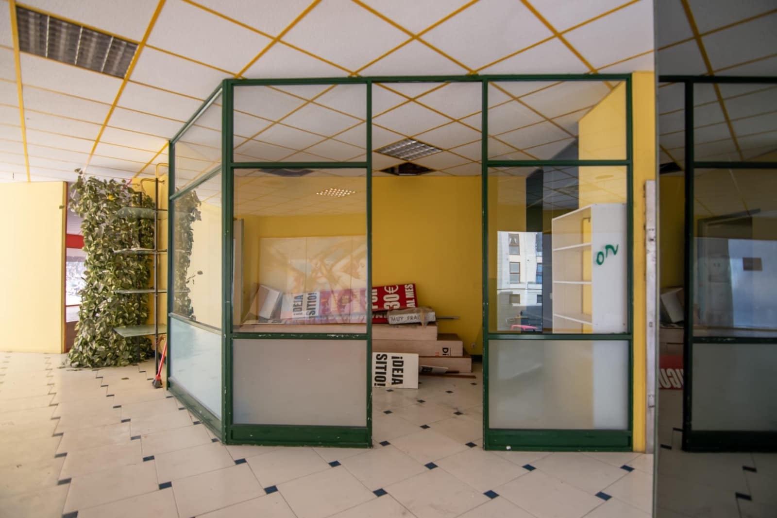 Kaupallinen vuokrattavana paikassa A Coruna kaupunki - 1 200 € (Ref: 9963231)