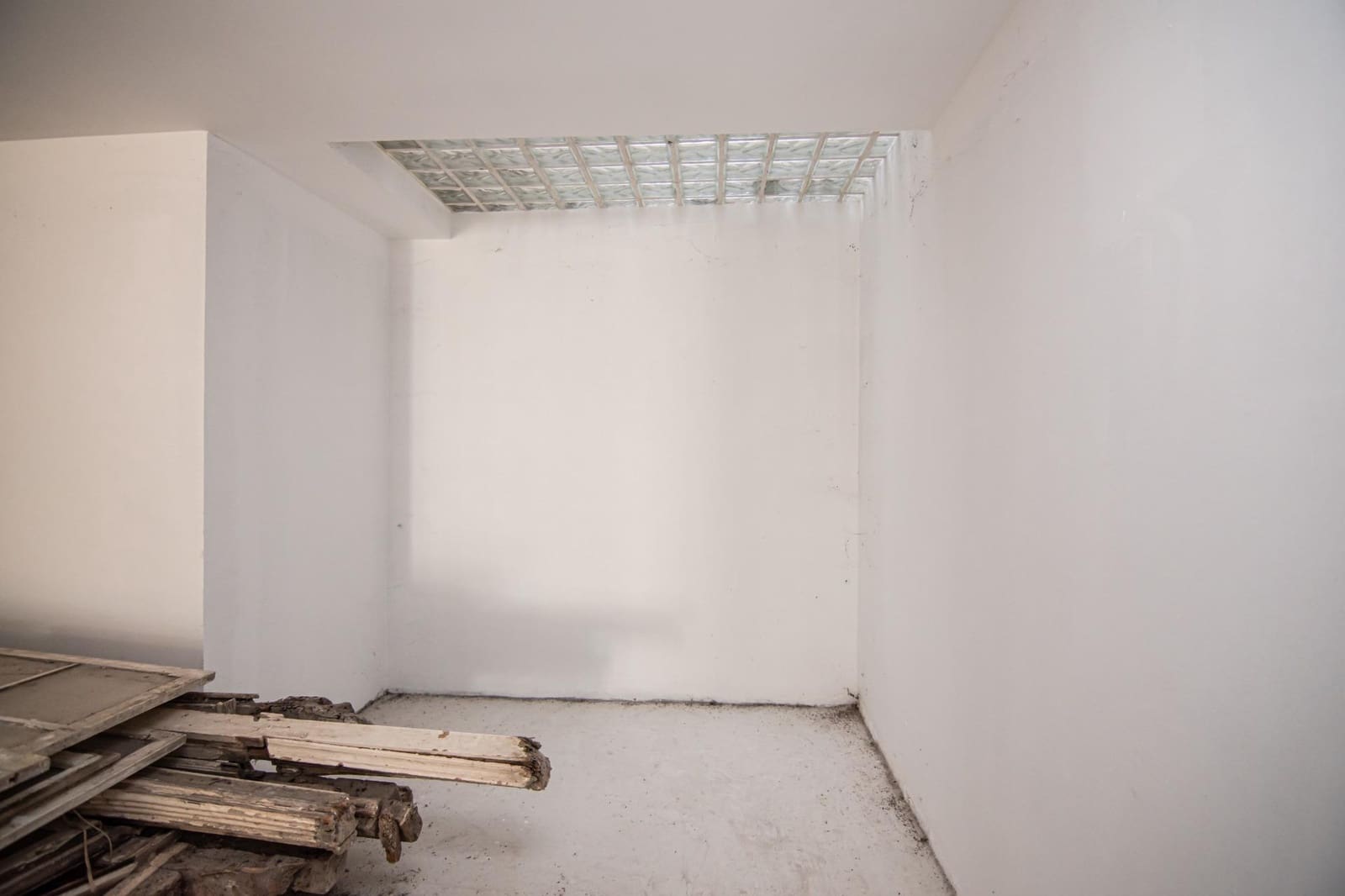 Erhverv til salg i A Coruna by - € 175.000 (Ref: 9966741)