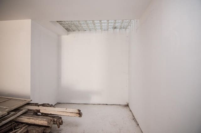 Erhverv til salg i A Coruña by - € 175.000 (Ref: 9966741)