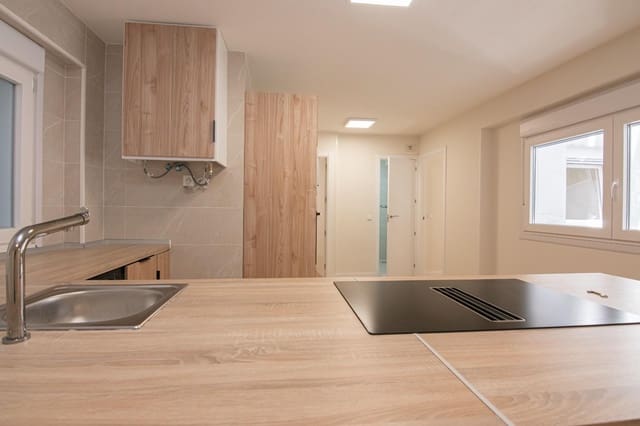 3 soveværelse Lejlighed til salg i A Coruña by - € 230.000 (Ref: 9973444)