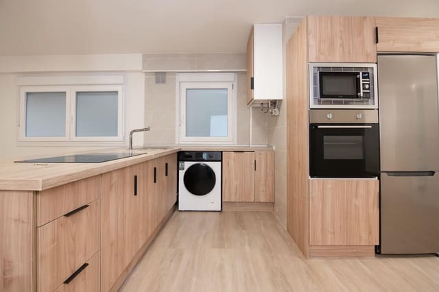 3 soveværelse Lejlighed til salg i A Coruña by - € 230.000 (Ref: 9973444)