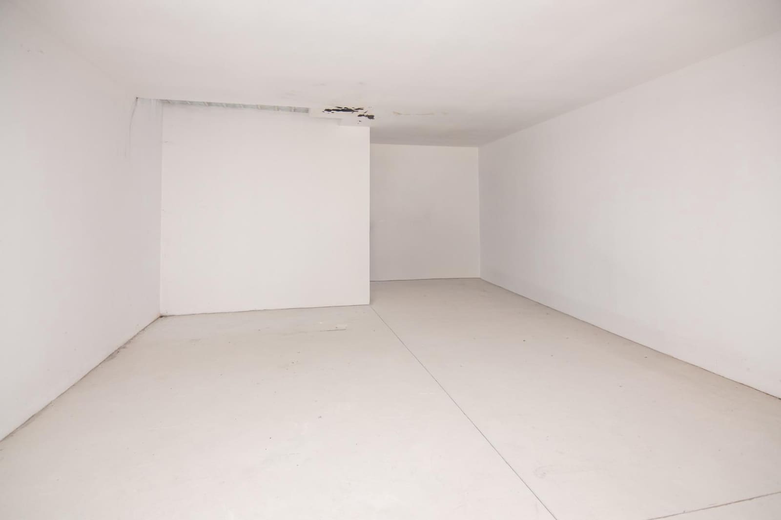 Erhverv til salg i A Coruna by - € 122.000 (Ref: 9973446)