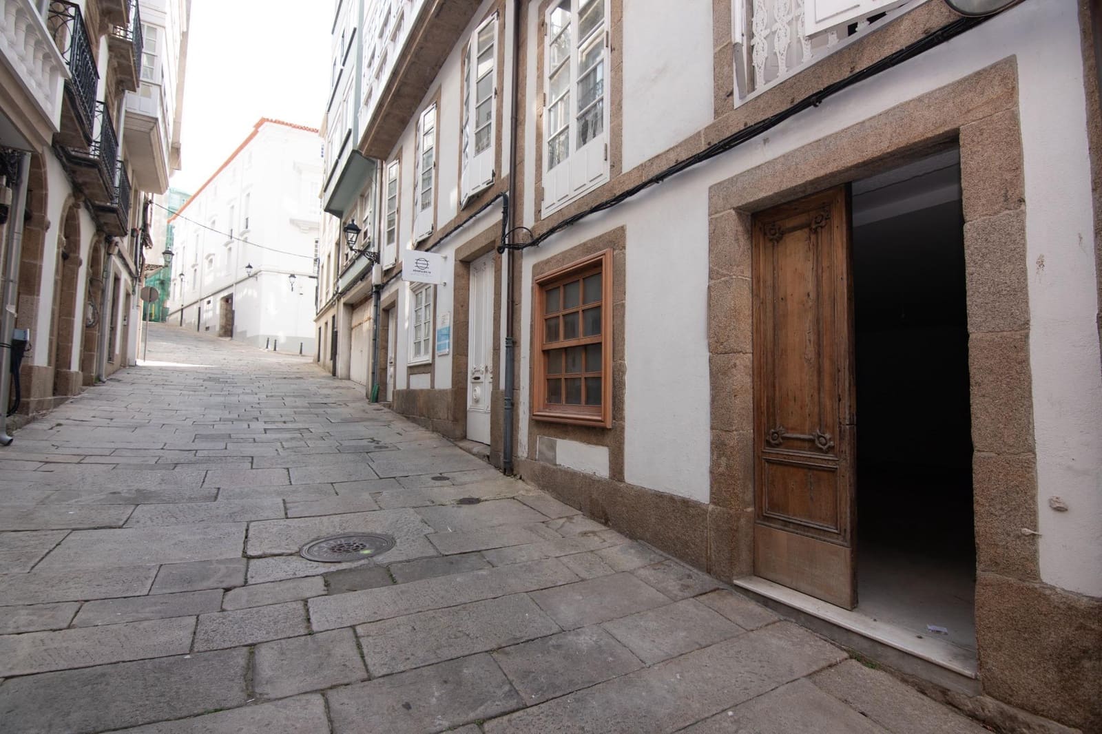 Kommersiell til salgs i La Coruna by - € 275 000 (Ref: 9975568)