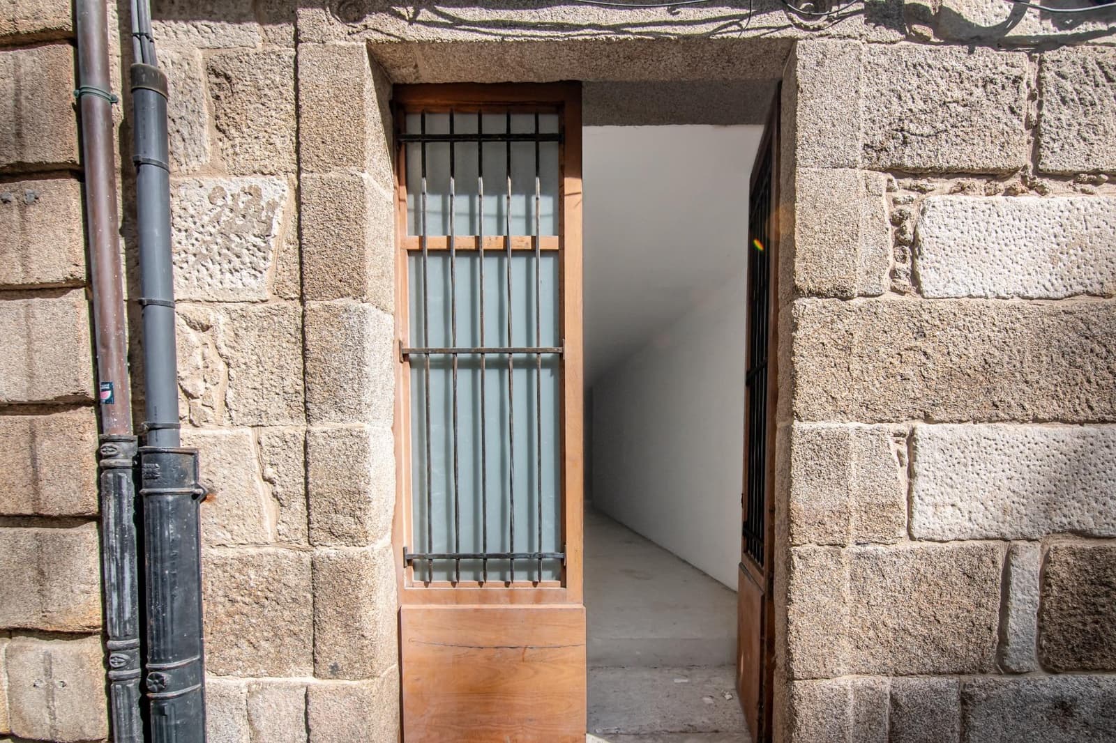 Kommersiell til salgs i La Coruna by - € 275 000 (Ref: 9975568)