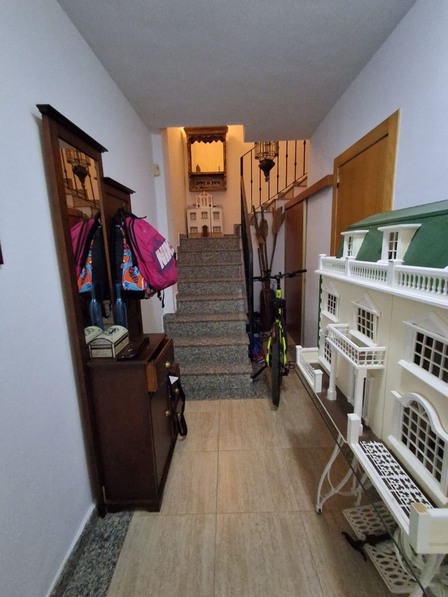 5 soveværelse Byhus til salg i San Pedro del Pinatar med garage - € 335.000 (Ref: 10163221)