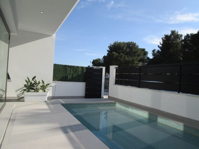 2 soverom Villa til salgs i Pilar de la Horadada med svømmebasseng garasje - € 385 000 (Ref: 4105873)