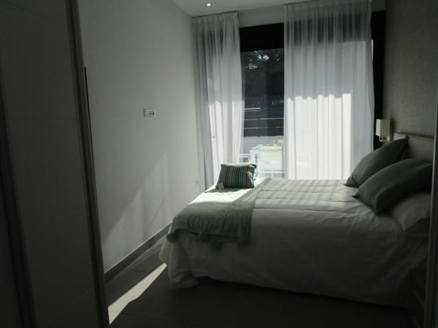 2 soverom Villa til salgs i Pilar de la Horadada med svømmebasseng garasje - € 385 000 (Ref: 4105873)