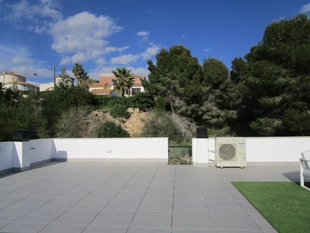 2 soverom Villa til salgs i Pilar de la Horadada med svømmebasseng garasje - € 385 000 (Ref: 4105873)