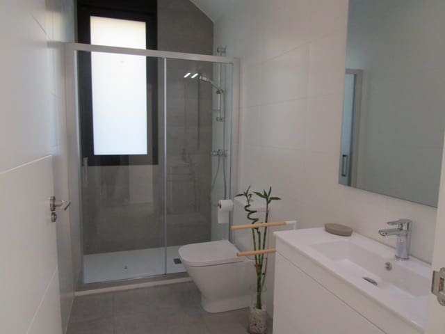 2 soverom Villa til salgs i Pilar de la Horadada med svømmebasseng garasje - € 385 000 (Ref: 4105873)