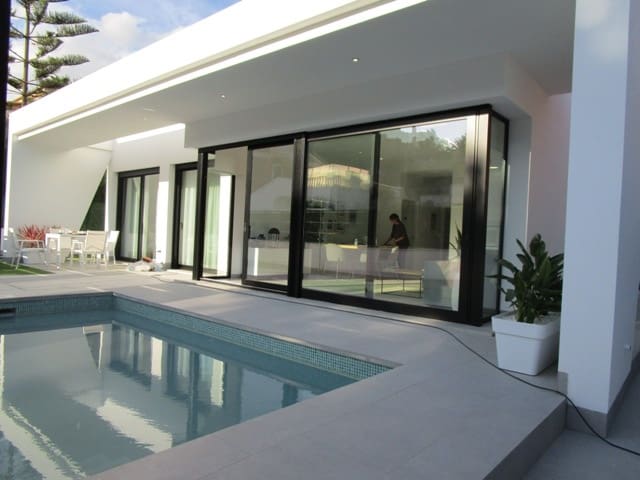 2 soverom Villa til salgs i Pilar de la Horadada med svømmebasseng garasje - € 385 000 (Ref: 4105873)