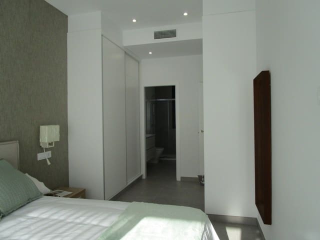 2 soverom Villa til salgs i Pilar de la Horadada med svømmebasseng garasje - € 385 000 (Ref: 4105873)