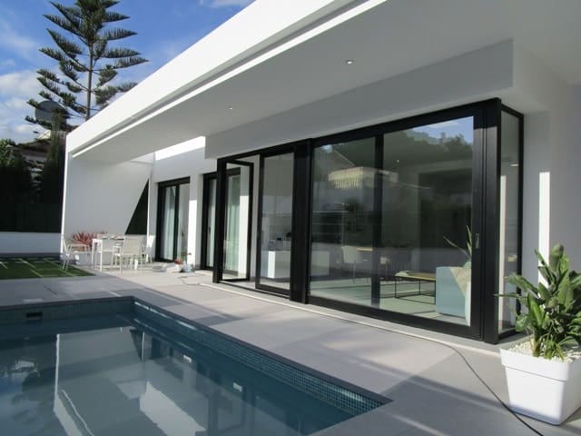 2 soverom Villa til salgs i Pilar de la Horadada med svømmebasseng garasje - € 385 000 (Ref: 4105873)