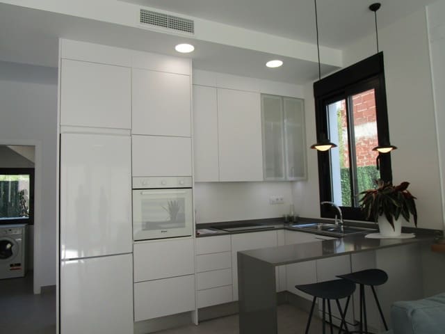 2 soverom Villa til salgs i Pilar de la Horadada med svømmebasseng garasje - € 385 000 (Ref: 4105873)