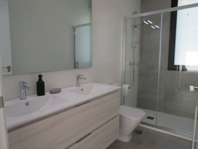 2 soverom Villa til salgs i Pilar de la Horadada med svømmebasseng garasje - € 385 000 (Ref: 4105873)