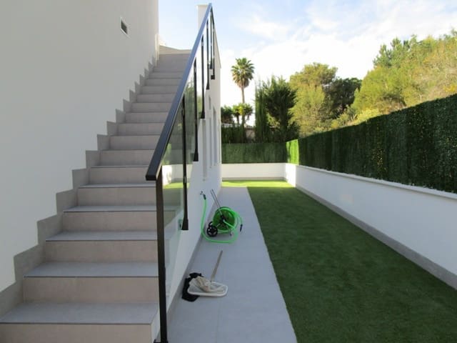 2 soverom Villa til salgs i Pilar de la Horadada med svømmebasseng garasje - € 385 000 (Ref: 4105873)