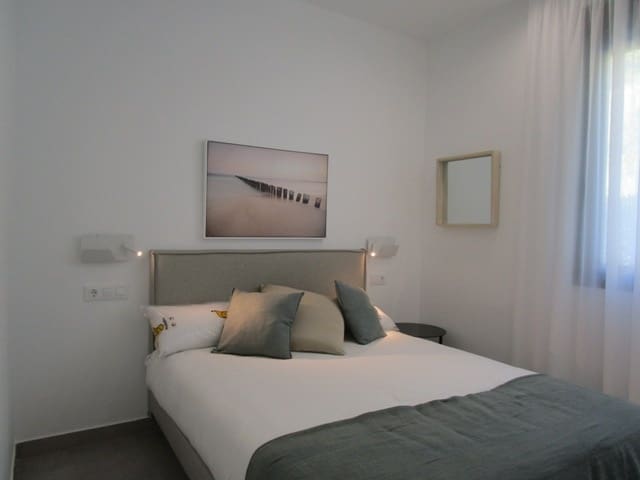 2 soverom Villa til salgs i Pilar de la Horadada med svømmebasseng garasje - € 385 000 (Ref: 4105873)