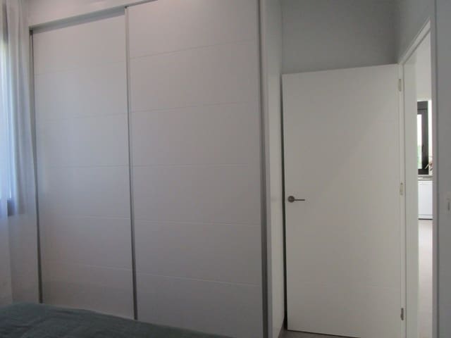 2 soverom Villa til salgs i Pilar de la Horadada med svømmebasseng garasje - € 385 000 (Ref: 4105873)