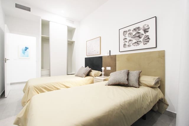 3 bedroom Villa for sale in Pinar de Campoverde, Pilar de la Horadada with pool garage - € 385,000 (Ref: 6147923)