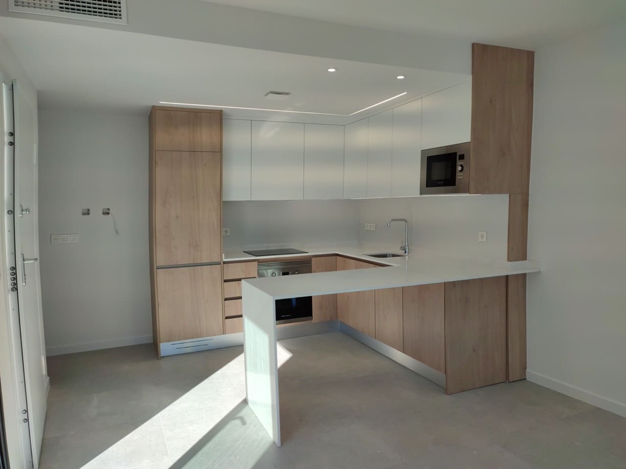 Apartamento de 2 habitaciones en Pilar de la Horadada en venta con piscina garaje - 264.900 € (Ref: 7468903)