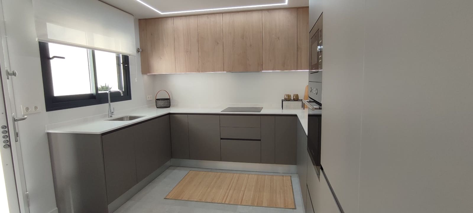 Apartamento de 2 habitaciones en Pilar de la Horadada en venta con piscina garaje - 264.900 € (Ref: 7468903)