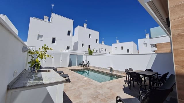 3 Zimmer Villa zu verkaufen in San Pedro del Pinatar mit Pool - 399.000 € (Ref: 8444208)