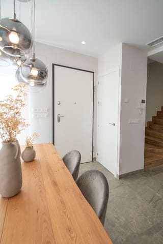 Chalet de 3 habitaciones en Pilar de la Horadada en venta con piscina garaje - 519.900 € (Ref: 8448892)