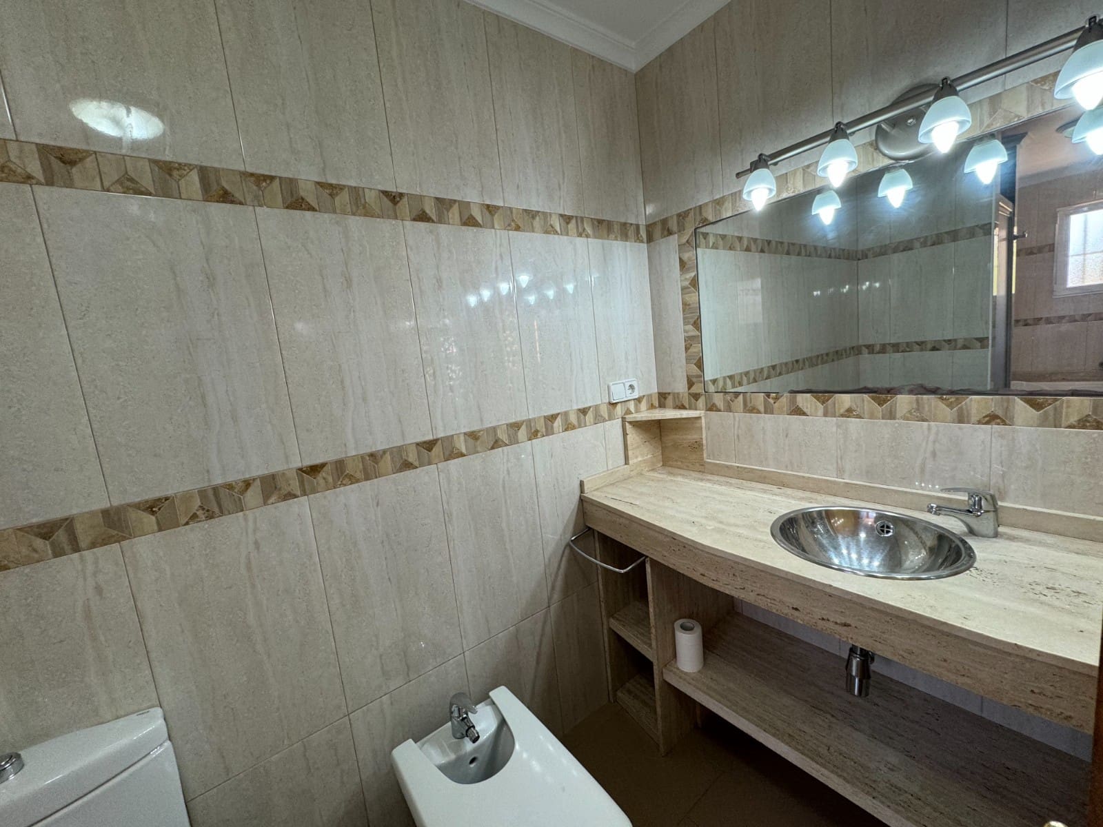 6 soverom Villa til salgs i Los Narejos med svømmebasseng garasje - € 599 000 (Ref: 8784367)