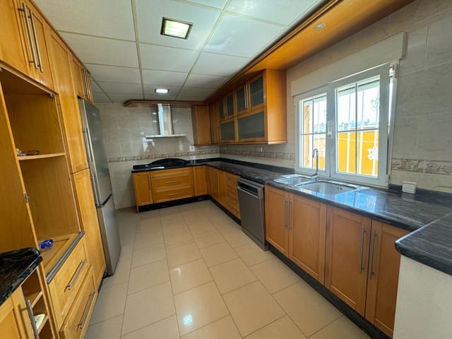 6 soverom Villa til salgs i Los Narejos, Los Alcázares med svømmebasseng garasje - € 599 000 (Ref: 8784367)