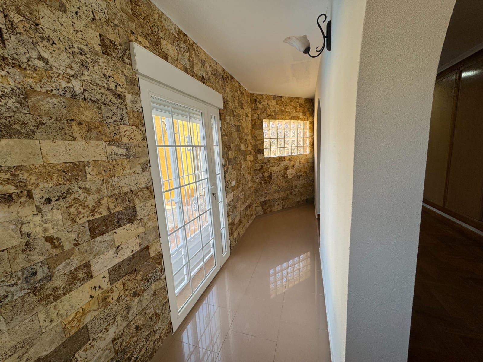 6 soverom Villa til salgs i Los Narejos med svømmebasseng garasje - € 599 000 (Ref: 8784367)