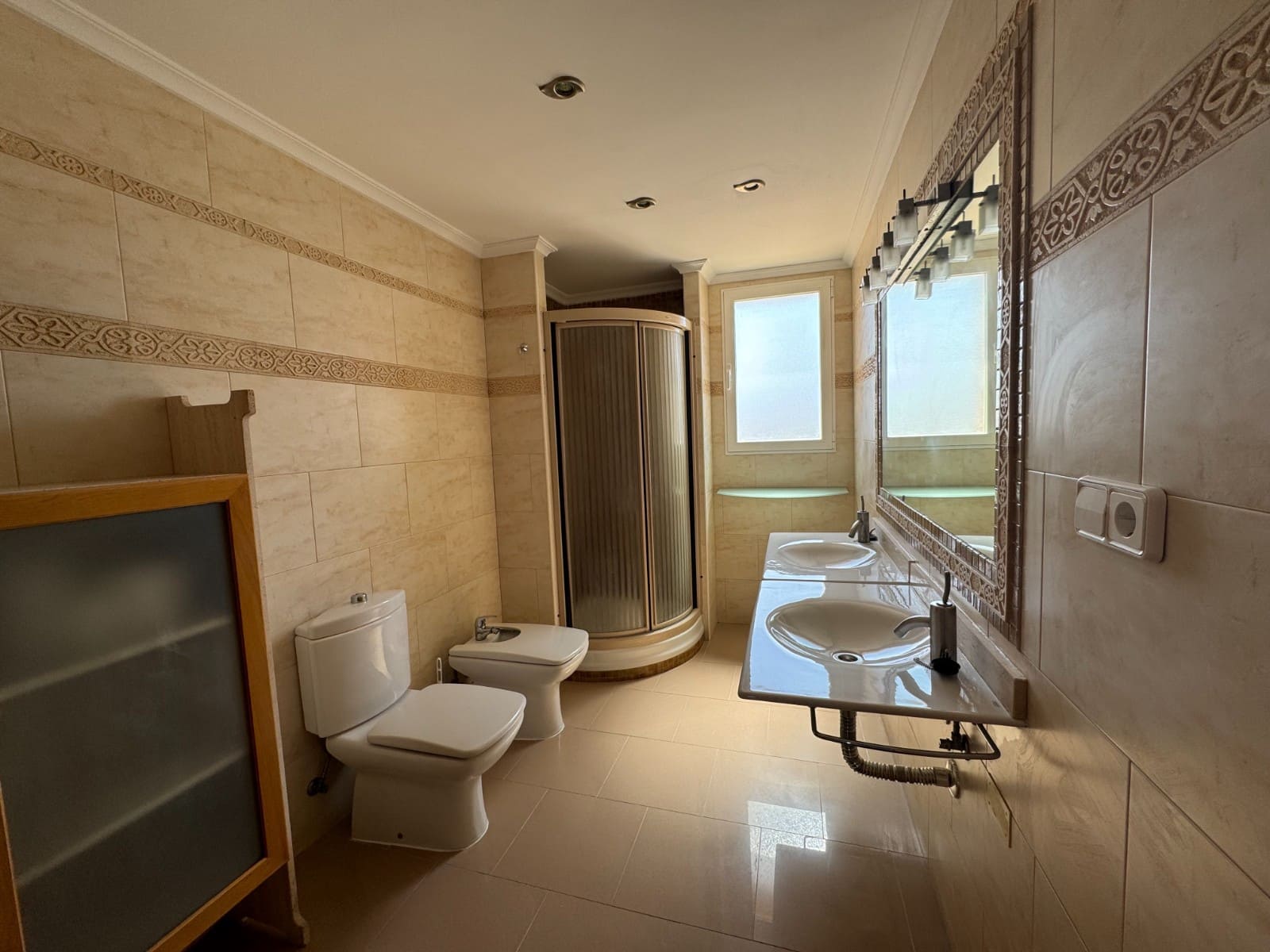 6 soverom Villa til salgs i Los Narejos med svømmebasseng garasje - € 599 000 (Ref: 8784367)