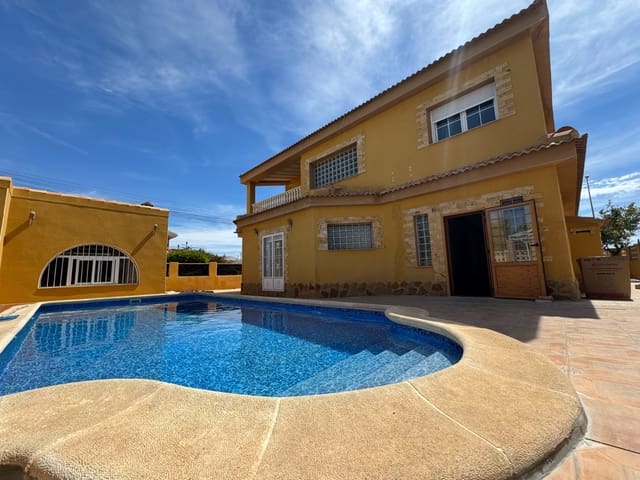 6 soverom Villa til salgs i Los Narejos, Los Alcázares med svømmebasseng garasje - € 599 000 (Ref: 8784367)
