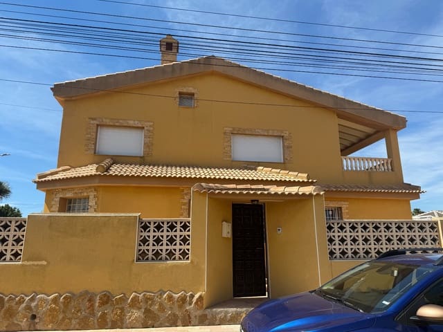 6 soverom Villa til salgs i Los Narejos, Los Alcázares med svømmebasseng garasje - € 599 000 (Ref: 8784367)